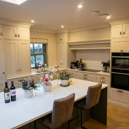 Private Country Made 4 Luxury Gathering *