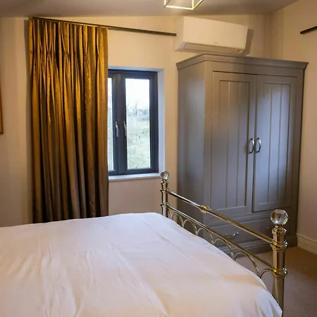 Private Country Made 4 Luxury Gathering * Newcastle West