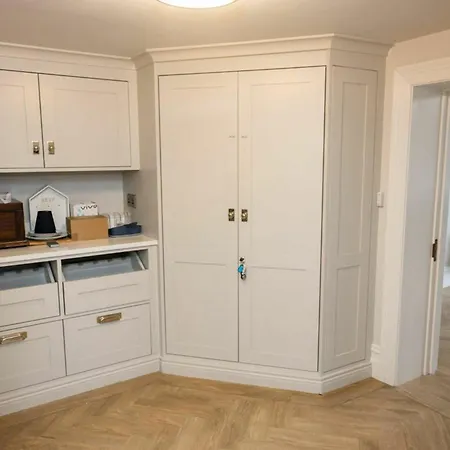 Private Country Made 4 Luxury Gathering ניוקאסל ווסט