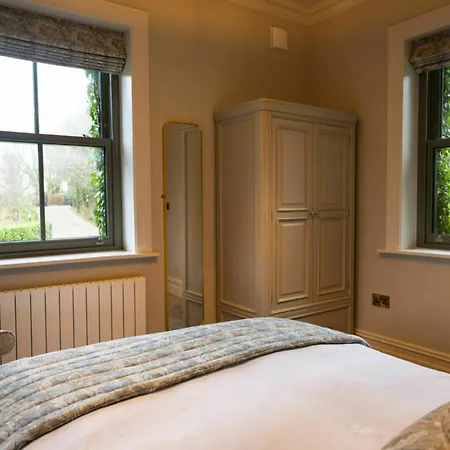 Private Country Made 4 Luxury Gathering Newcastle West